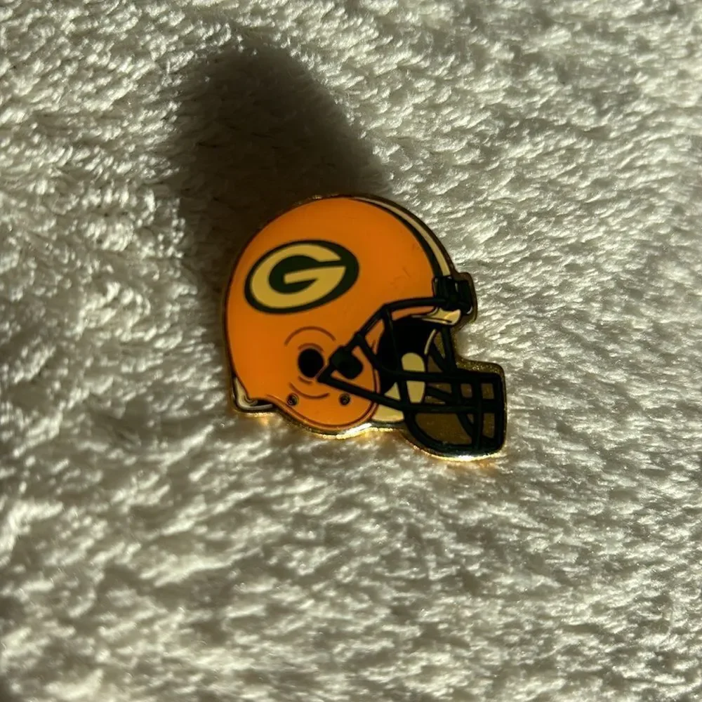 Packers Vintage Helmet Big G Logo NFL Green Bay Hat Lapel Pin‎ Brooch 1996